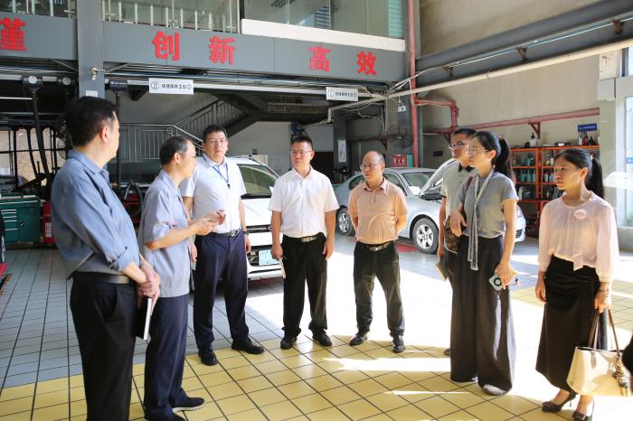 交流团队参观我院实训基地1.jpg